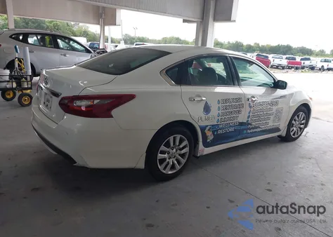 2018 Nissan Altima 2.5 S z USA, uszkodzony, nr VIN 1N4AL3AP6JC474937